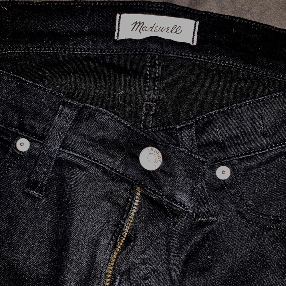 BLACK SKINNY JEANS